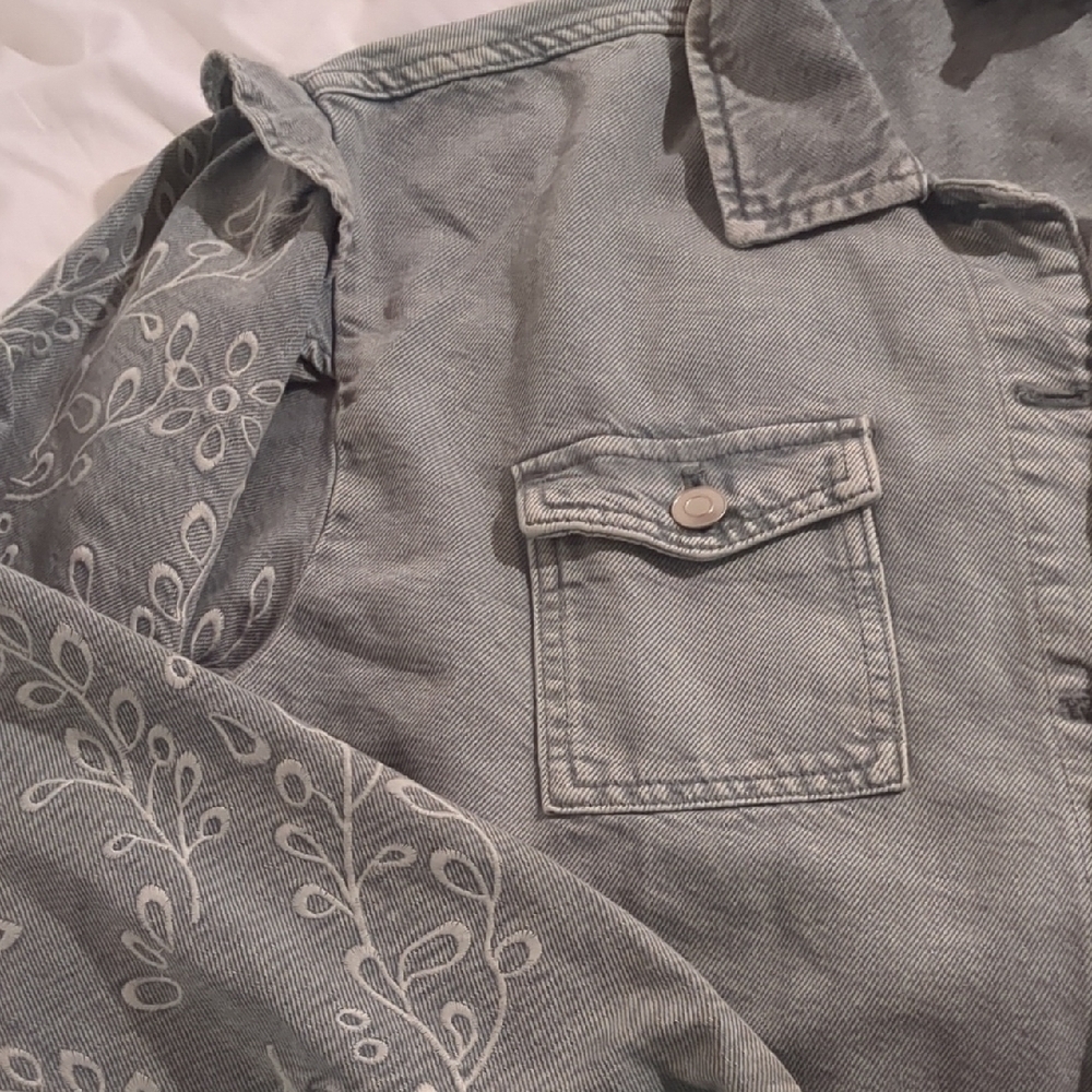 Embroidered Gray Denim Jacket - Picture 4 of 4